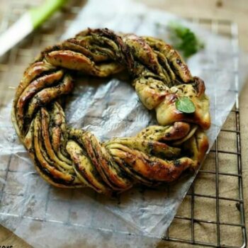 Braided Pesto Bread - Plattershare - Recipes, food stories and food lovers