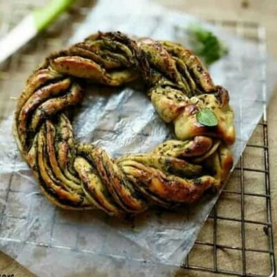 Stunning Braided Pesto Bread: An Aromatic, Bakery-Style Loaf - Plattershare - Recipes, food stories and food lovers Stunning Braided Pesto Bread: An Aromatic, Bakery-Style Loaf - Plattershare - Recipes, food stories and food lovers