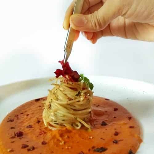 Spaghetti Anglio E Olio With Italian Tomato Sauce - Plattershare - Recipes, Food Stories And Food Enthusiasts