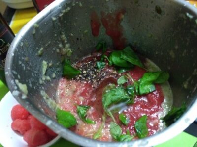Refreshing Watermelon Gazpacho: A Chilled Summer Soup - Plattershare - Recipes, food stories and food lovers Refreshing Watermelon Gazpacho: A Chilled Summer Soup - Plattershare - Recipes, food stories and food lovers