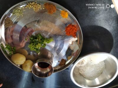 Rose Samosas: A Beautiful and Delicious Twist on a Classic Indian Snack - Plattershare - Recipes, food stories and food lovers Rose Samosas: A Beautiful and Delicious Twist on a Classic Indian Snack - Plattershare - Recipes, food stories and food lovers
