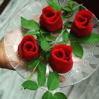 Rose Samosas: A Beautiful and Delicious Twist on a Classic Indian Snack - Plattershare - Recipes, food stories and food lovers Rose Samosas: A Beautiful and Delicious Twist on a Classic Indian Snack - Plattershare - Recipes, food stories and food lovers