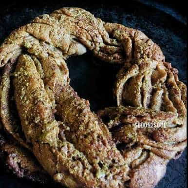 Estonian Kringle / Cinmamon Butter Honey Braided Wreath Bread - Plattershare - Recipes, Food Stories And Food Enthusiasts