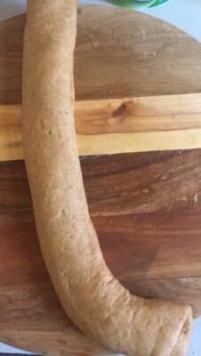 Honey-Kissed Estonian Kringle: A Whole Wheat Cinnamon Wreath Bread - Plattershare - Recipes, food stories and food lovers Honey-Kissed Estonian Kringle: A Whole Wheat Cinnamon Wreath Bread - Plattershare - Recipes, food stories and food lovers