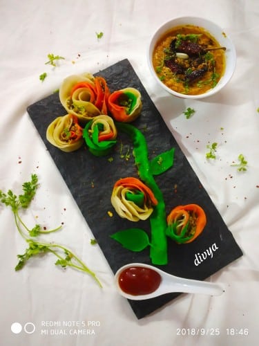 Flower Shape Cabbage Stuffed Momos - Plattershare - Recipes, Food Stories And Food Enthusiasts