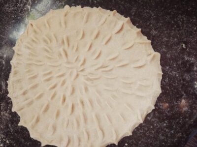 Rajasthani Garlic Khoba Roti: A Step-by-Step Recipe - Plattershare - Recipes, food stories and food lovers Rajasthani Garlic Khoba Roti: A Step-by-Step Recipe - Plattershare - Recipes, food stories and food lovers