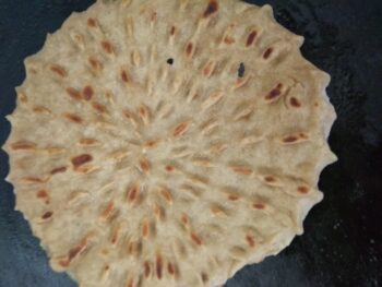Garlic Khoba Roti - Plattershare - Recipes, food stories and food lovers