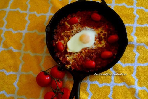 Baked Beans In Sweet Cocktail Tomato Sauce With Poached Egg - Plattershare - Recipes, food stories and food lovers
