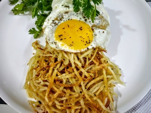 Fried Julian Potato With Fried Egg - Plattershare - Recipes, food stories and food lovers