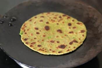 Matar Paratha Recipe - Plattershare - Recipes, food stories and food lovers
