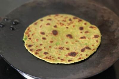 Easy Matar Paratha (Green Pea Flatbread): A Flavorful and Healthy Indian Breakfast - Plattershare - Recipes, food stories and food lovers Easy Matar Paratha (Green Pea Flatbread): A Flavorful and Healthy Indian Breakfast - Plattershare - Recipes, food stories and food lovers