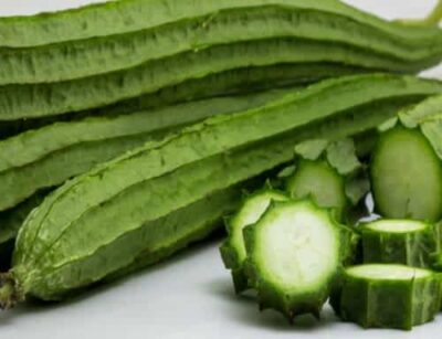 Luffa with Pumpkin Leaf Paste: A Vibrant Indian Homestyle Dish - Plattershare - Recipes, food stories and food lovers Luffa with Pumpkin Leaf Paste: A Vibrant Indian Homestyle Dish - Plattershare - Recipes, food stories and food lovers