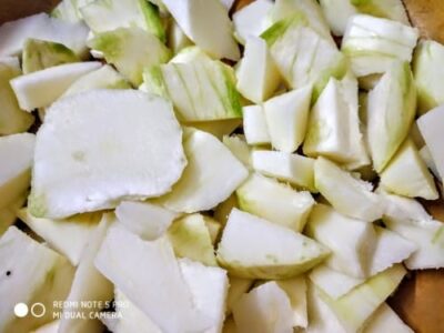 Tangy Raw Mango Pickle: A Bengali Five-Spice Delight - Plattershare - Recipes, food stories and food lovers Tangy Raw Mango Pickle: A Bengali Five-Spice Delight - Plattershare - Recipes, food stories and food lovers