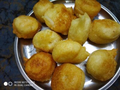 Instant Dahi Bada: Fluffy Semolina Fritters in Yogurt Sauce - Plattershare - Recipes, food stories and food lovers Instant Dahi Bada: Fluffy Semolina Fritters in Yogurt Sauce - Plattershare - Recipes, food stories and food lovers