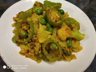 Vibrant Spiced Cauliflower with Green Peas (Easy & Healthy) - Plattershare - Recipes, food stories and food lovers Vibrant Spiced Cauliflower with Green Peas (Easy & Healthy) - Plattershare - Recipes, food stories and food lovers