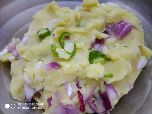 Aloo Bhate: Simple Bengali Mashed Potatoes With Rice & Dal Recipe