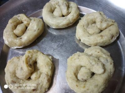Sweet Potato Jalebi: A Healthy Twist on a Classic Indian Dessert - Plattershare - Recipes, food stories and food lovers Sweet Potato Jalebi: A Healthy Twist on a Classic Indian Dessert - Plattershare - Recipes, food stories and food lovers