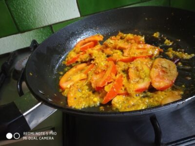 Uttar Pradesh Nimona (Green Pea Curry with Dal Vadi) - Plattershare - Recipes, food stories and food lovers Uttar Pradesh Nimona (Green Pea Curry with Dal Vadi) - Plattershare - Recipes, food stories and food lovers