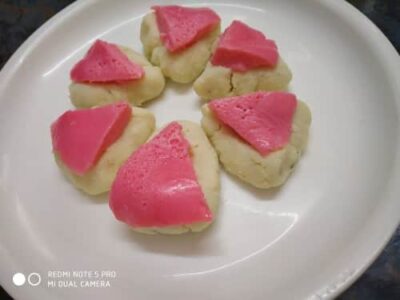 Vibrant Beetroot Chena Bites: A Healthy & Delicious Bengali Dessert - Plattershare - Recipes, food stories and food lovers Vibrant Beetroot Chena Bites: A Healthy & Delicious Bengali Dessert - Plattershare - Recipes, food stories and food lovers