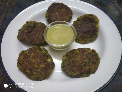 Hara Kebab With Curd Chutney - Plattershare - Recipes, food stories and food lovers