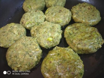 Healthy & Flavorful Hara Kebab with Cooling Curd Chutney - Plattershare - Recipes, food stories and food lovers Healthy & Flavorful Hara Kebab with Cooling Curd Chutney - Plattershare - Recipes, food stories and food lovers