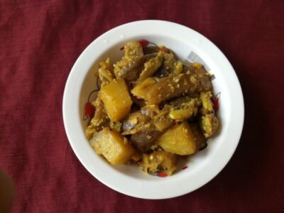 Kathirikai Urulai Kizhangu Poriyal – How To Make Kathirikai Urulai Kizhangu Poriyal – Brinjal Potato Fry - Plattershare - Recipes, food stories and food lovers