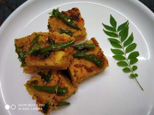 Khatta Meetha Khaman Dhokla - Plattershare - Recipes, food stories and food lovers