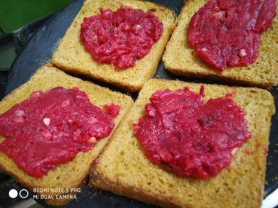 Cheesy Veggie-Loaded Whole Wheat Bread: A Healthy & Delicious Breakfast - Plattershare - Recipes, food stories and food lovers Cheesy Veggie-Loaded Whole Wheat Bread: A Healthy & Delicious Breakfast - Plattershare - Recipes, food stories and food lovers