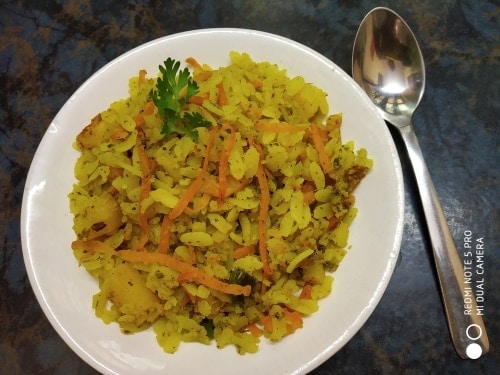 Vegetables Poha - Plattershare - Recipes, Food Stories And Food Enthusiasts