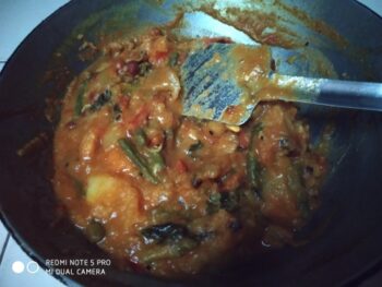 Malabar Spinach Curry With Onion Garlic - Plattershare - Recipes, Food Stories And Food Enthusiasts