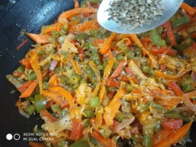 Savory Chapati Breakfast Wraps: A Delicious Way to Use Leftovers - Plattershare - Recipes, food stories and food lovers Savory Chapati Breakfast Wraps: A Delicious Way to Use Leftovers - Plattershare - Recipes, food stories and food lovers