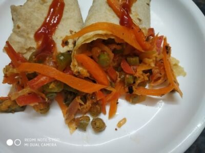 Savory Chapati Breakfast Wraps: A Delicious Way to Use Leftovers - Plattershare - Recipes, food stories and food lovers Savory Chapati Breakfast Wraps: A Delicious Way to Use Leftovers - Plattershare - Recipes, food stories and food lovers