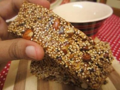 No-Bake Quinoa, Date, and Almond Granola Bars: A Healthy Snack - Plattershare - Recipes, food stories and food lovers No-Bake Quinoa, Date, and Almond Granola Bars: A Healthy Snack - Plattershare - Recipes, food stories and food lovers