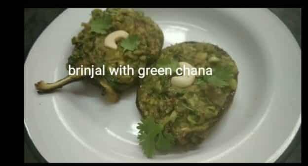 Brinjal With Green Chana - Plattershare - Recipes, Food Stories And Food Enthusiasts