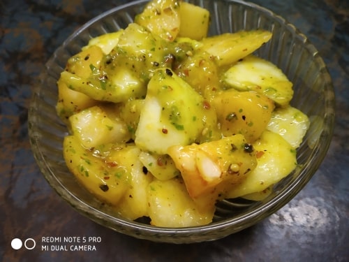 Pears Guava Chaat - Plattershare - Recipes, Food Stories And Food Enthusiasts
