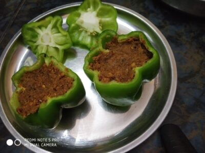 Savory Stuffed Bell Peppers (Bharwaan Shimla Mirch) - Plattershare - Recipes, food stories and food lovers Savory Stuffed Bell Peppers (Bharwaan Shimla Mirch) - Plattershare - Recipes, food stories and food lovers