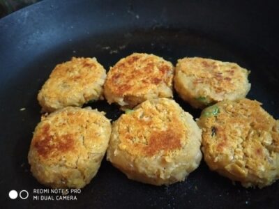 Healthy White Matar Chaat (White Pea Patties with Chutney) - Plattershare - Recipes, food stories and food lovers Healthy White Matar Chaat (White Pea Patties with Chutney) - Plattershare - Recipes, food stories and food lovers