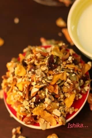 Home-Made Granola With Coconut Sugar - Plattershare - Recipes, food stories and food enthusiasts