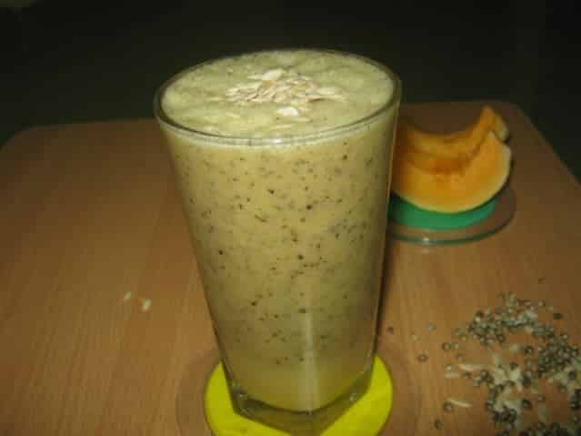Hemp Seeds & Musk-Melon Smoothie - Plattershare - Recipes, food stories and food lovers