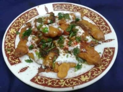 Crispy Pea Pod Pakoda Chaat: A Surprisingly Delicious Snack - Plattershare - Recipes, food stories and food lovers Crispy Pea Pod Pakoda Chaat: A Surprisingly Delicious Snack - Plattershare - Recipes, food stories and food lovers