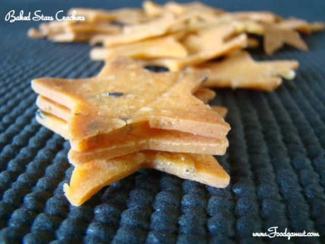 Baked Stars Crackers - Plattershare - Recipes, food stories and food lovers