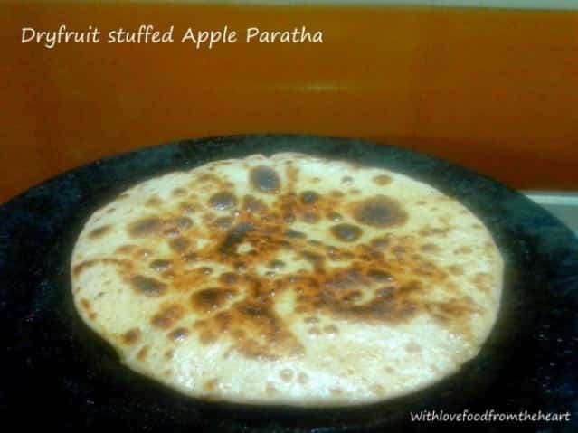 Dryfruit Stuffed Apple Paratha - Plattershare - Recipes, food stories and food lovers