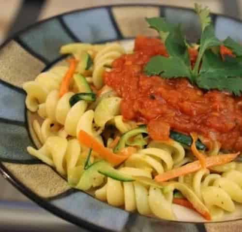 Zucchini & Carrot Pasta - Plattershare - Recipes, food stories and food enthusiasts