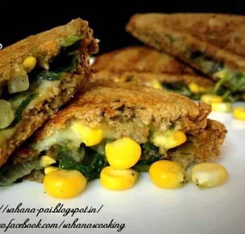 Cheesy Spinach And Corn Sandwich - Plattershare - Recipes, Food Stories And Food Enthusiasts