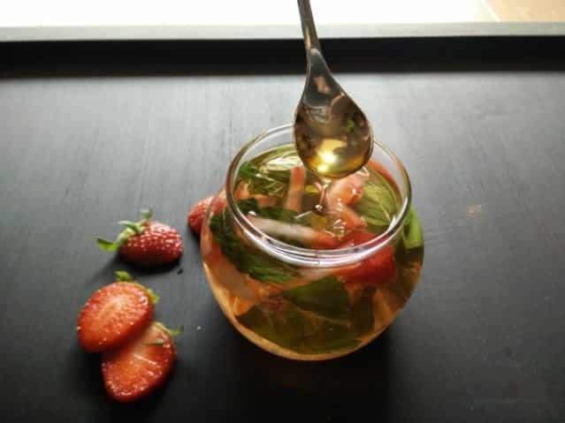 Strawberry Detox Drink - Plattershare - Recipes, food stories and food lovers