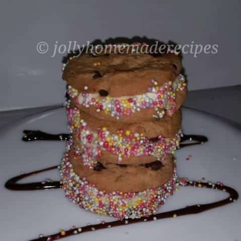 Homemade Ice-Cream Cookie Sandwiches Recipe - Plattershare - Recipes, food stories and food lovers