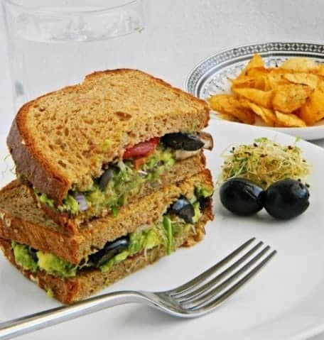 Guacamole And Alfalfa Sprouts Sandwich Recipe - Plattershare - Recipes, food stories and food lovers