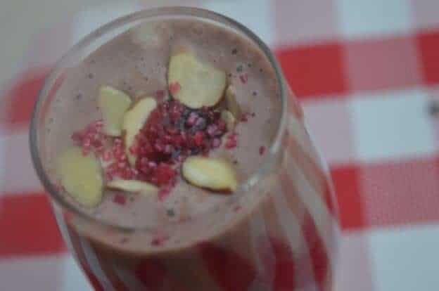 Fruit And Nut Smoothie - Plattershare - Recipes, Food Stories And Food Enthusiasts