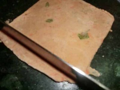 Flavorful Carrot Paratha: A Simple & Spicy Indian Flatbread Recipe - Plattershare - Recipes, food stories and food lovers Flavorful Carrot Paratha: A Simple & Spicy Indian Flatbread Recipe - Plattershare - Recipes, food stories and food lovers