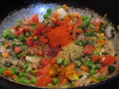 Flavorful Masala Upma: A South Indian Breakfast Delight - Plattershare - Recipes, food stories and food lovers Flavorful Masala Upma: A South Indian Breakfast Delight - Plattershare - Recipes, food stories and food lovers